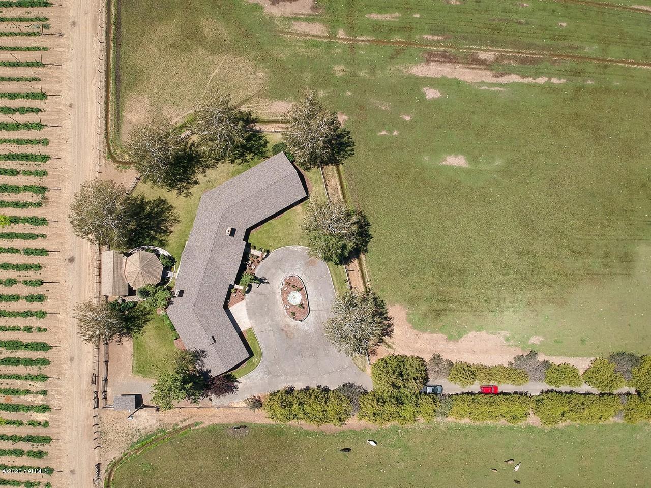 8540-2 Fort Road Wapato, WA 98951 - Photo 38 of 55 AERIAL 2