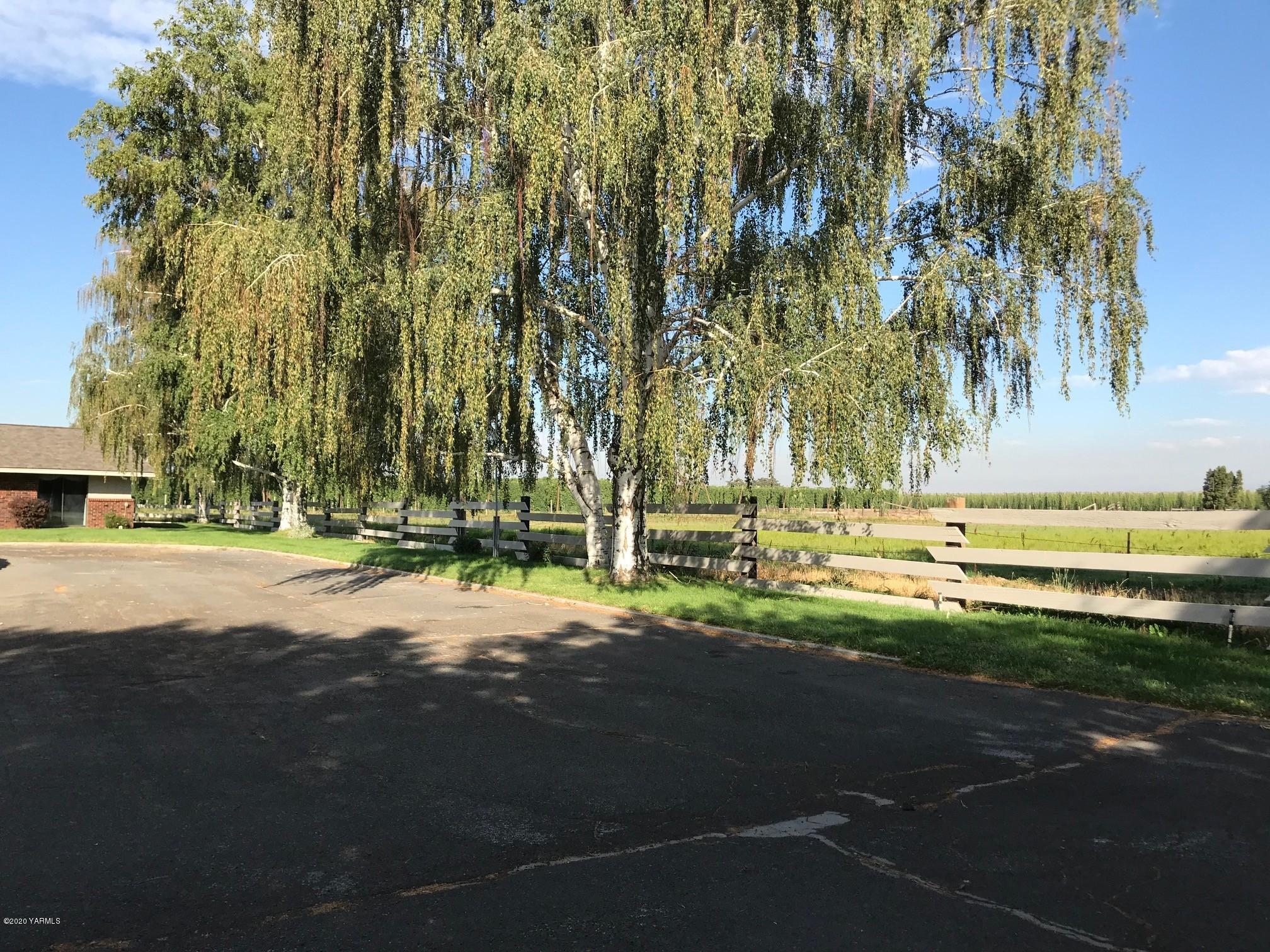 8540-2 Fort Road Wapato, WA 98951 - Photo 54 of 55 a view of a city view