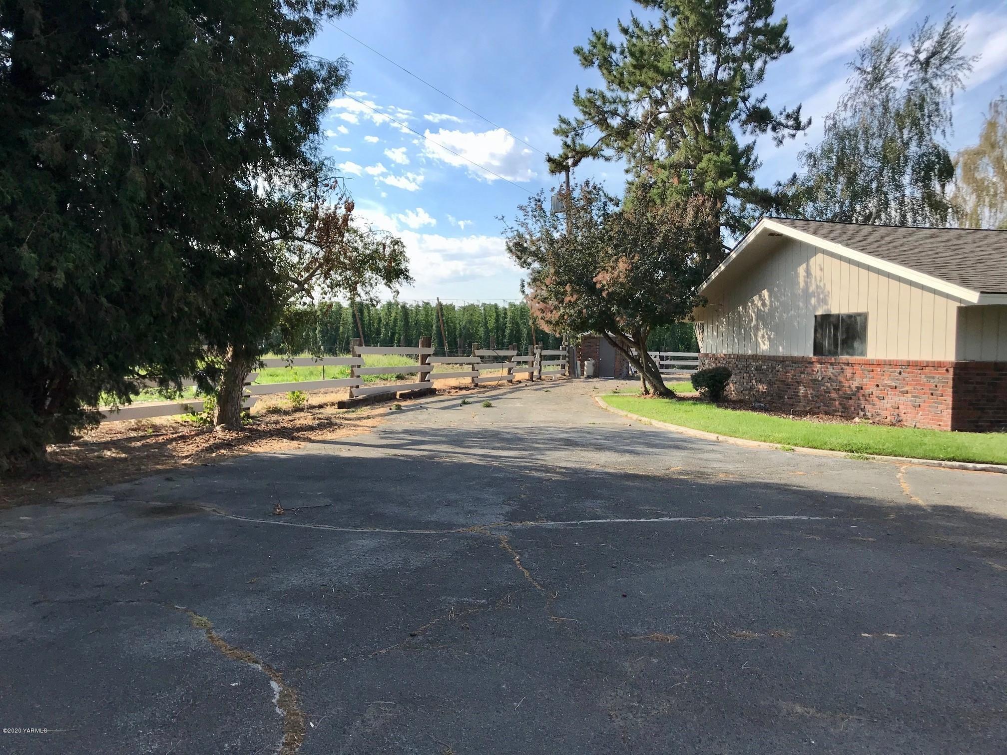 8540-2 Fort Road Wapato, WA 98951 - Photo 55 of 55 a view of the house with a street