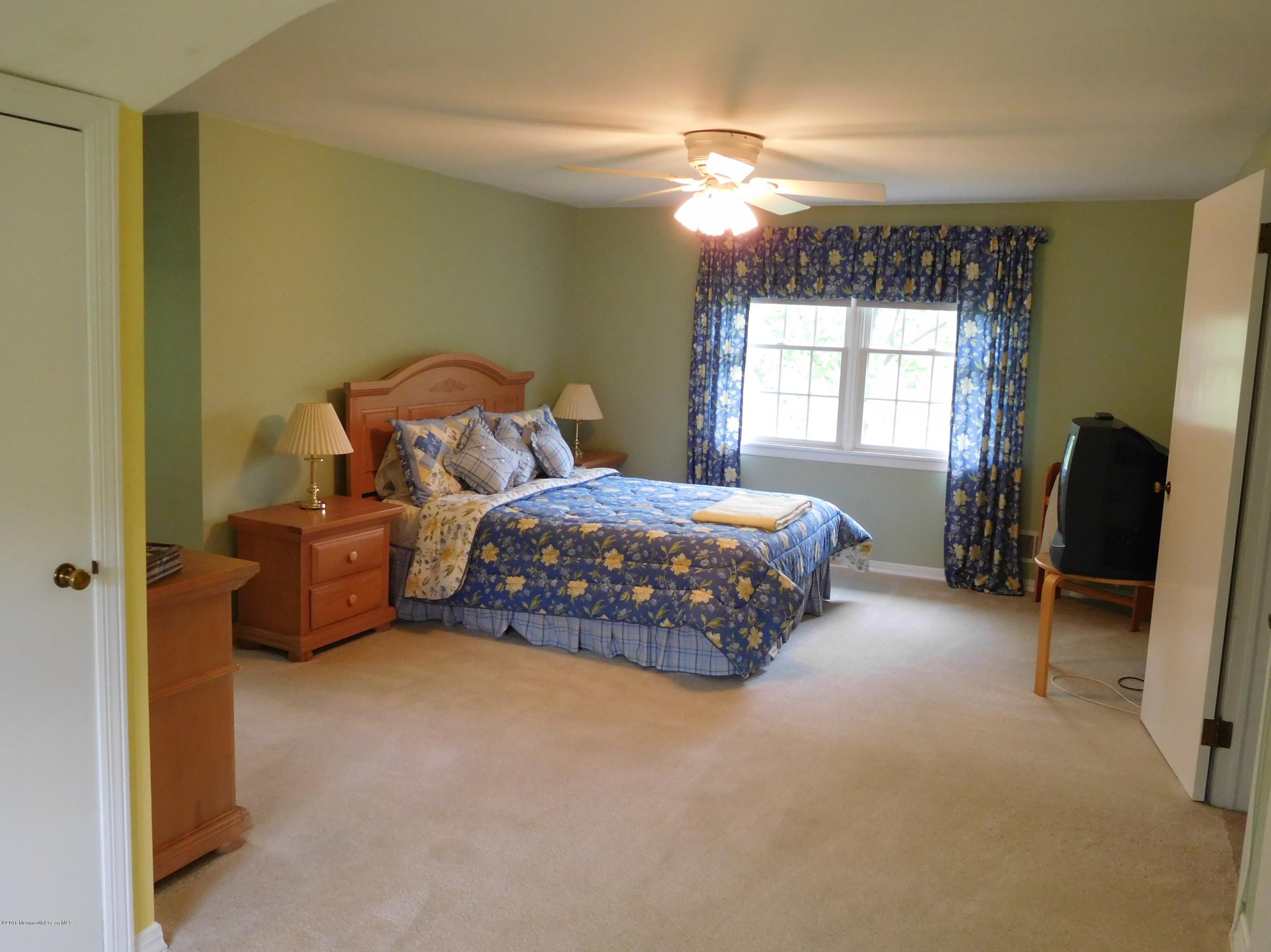 44 Clover Hill Road Colts Neck, NJ 07722 - Photo 11 of 17 DSCN0161