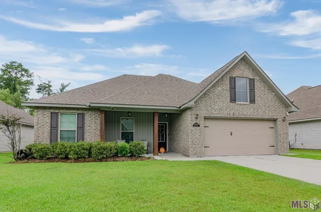 $262,000 | 28329 Natchez Trace, Denham Springs, LA 70726