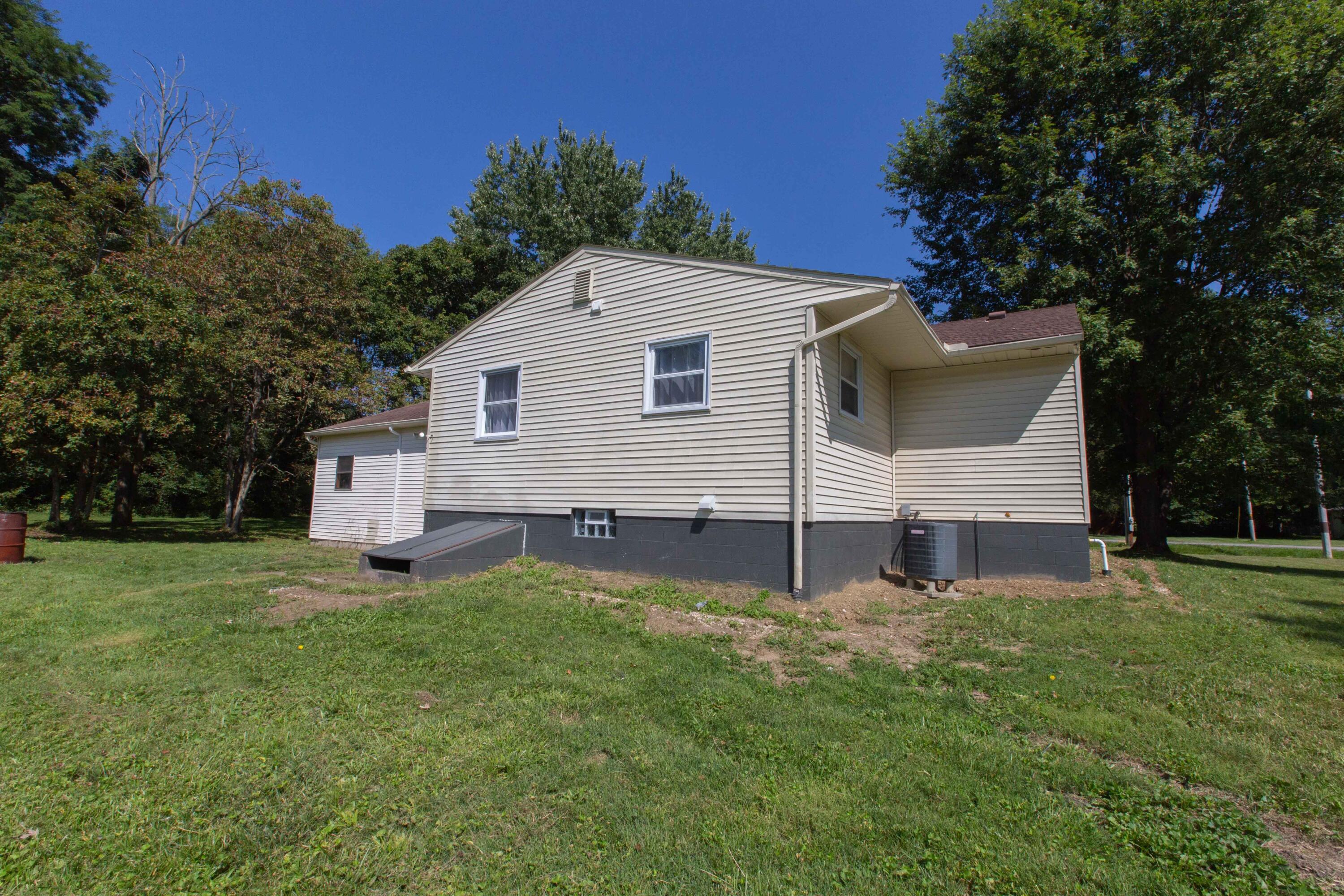 5326 Columbia Road Southwest Pataskala, OH 43062 - Photo 23 of 29 Back of Home