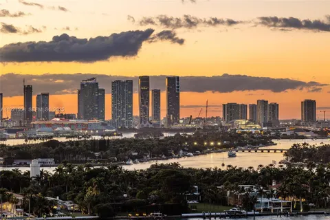 $1,699,999 | 650 West Avenue, Unit 2801, Miami Beach, FL 33139
