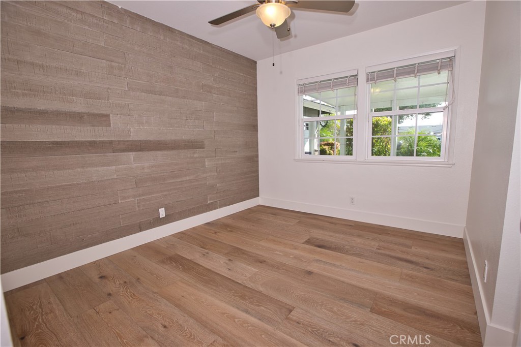 6091 Dundee Drive Huntington Beach, CA 92647 - Photo 17 of 55 en empty room with window