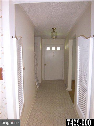 2041 Garnet Road York, PA 17403 - Photo 11 of 30 Gallery Image 11