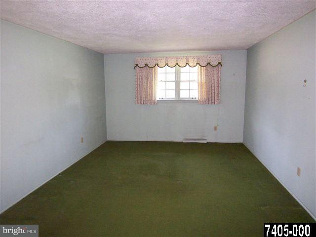 2041 Garnet Road York, PA 17403 - Photo 12 of 30 Gallery Image 12