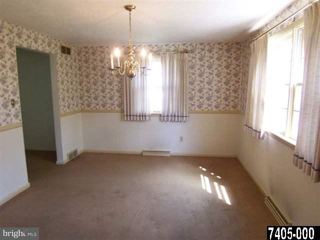2041 Garnet Road York, PA 17403 - Photo 6 of 30 Gallery Image 6
