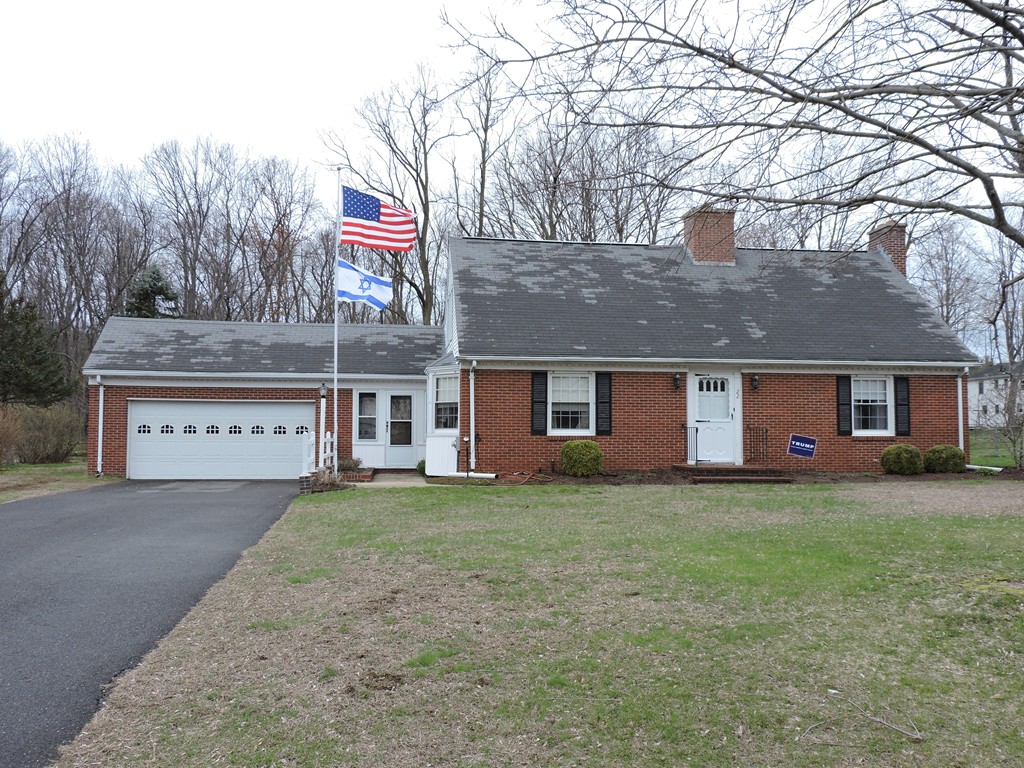 22 Norwich Road Ludlow, MA 01056 - Photo 2 of 13 Gallery Image 2