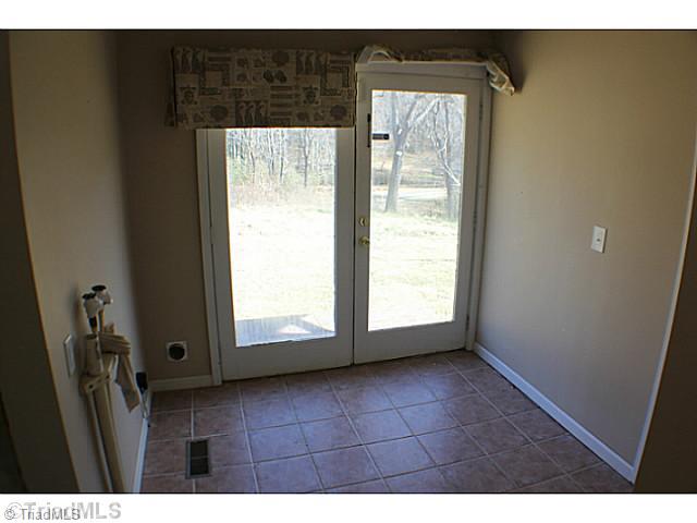 210 Taylor Road Pilot Mountain, NC 27041 - Photo 8 of 16 Laundry Room.