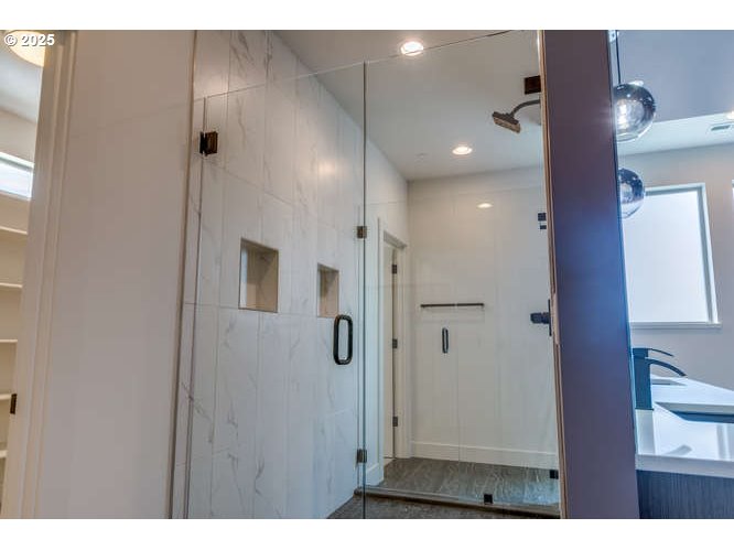 14 Northwest Hood Street Camas, WA 98607 - Photo 26 of 36 a bathroom with a shower