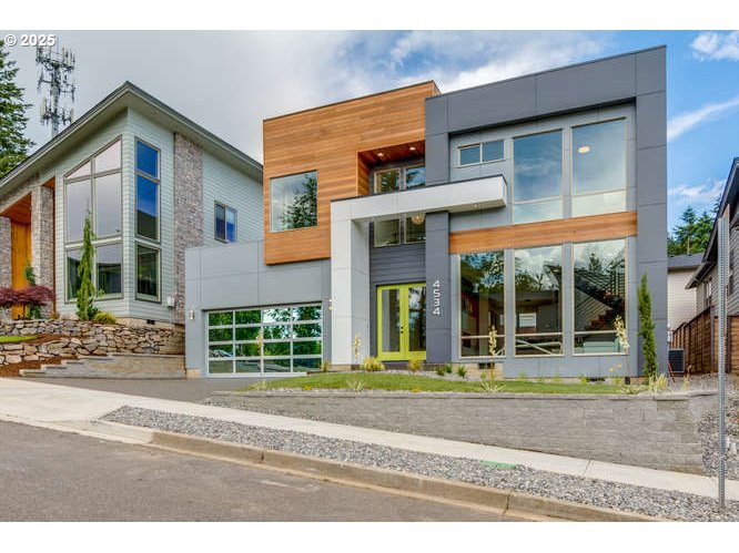 14 Northwest Hood Street Camas, WA 98607 - Photo 3 of 36 front view of a house with a yard