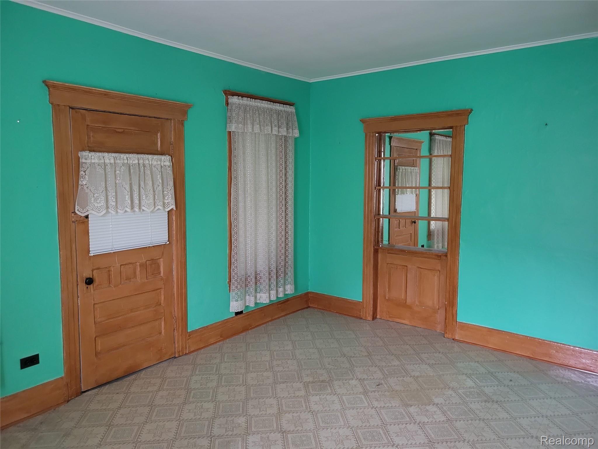 173 Burke Street River Rouge, MI 48218 - Photo 10 of 19 20211003_113907.jpg