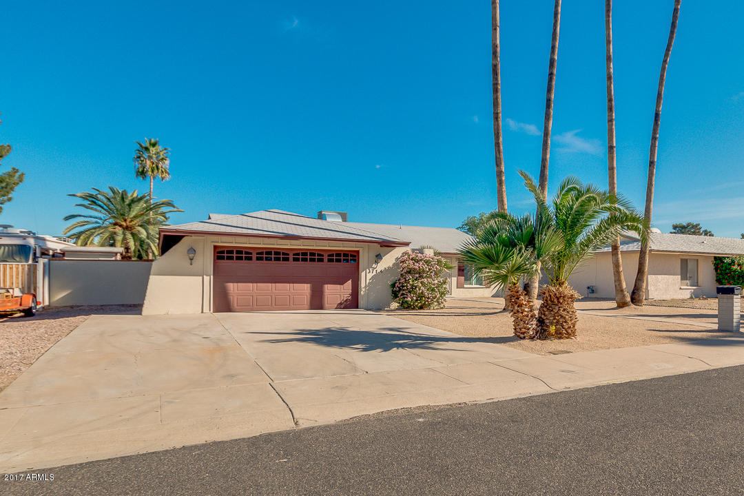 3714 West Calavar Road Phoenix, AZ 85053 - Photo 2 of 26 03-Calavar