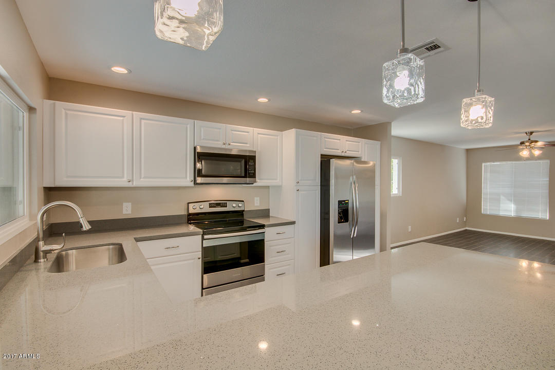 3714 West Calavar Road Phoenix, AZ 85053 - Photo 8 of 26 13-Calavar