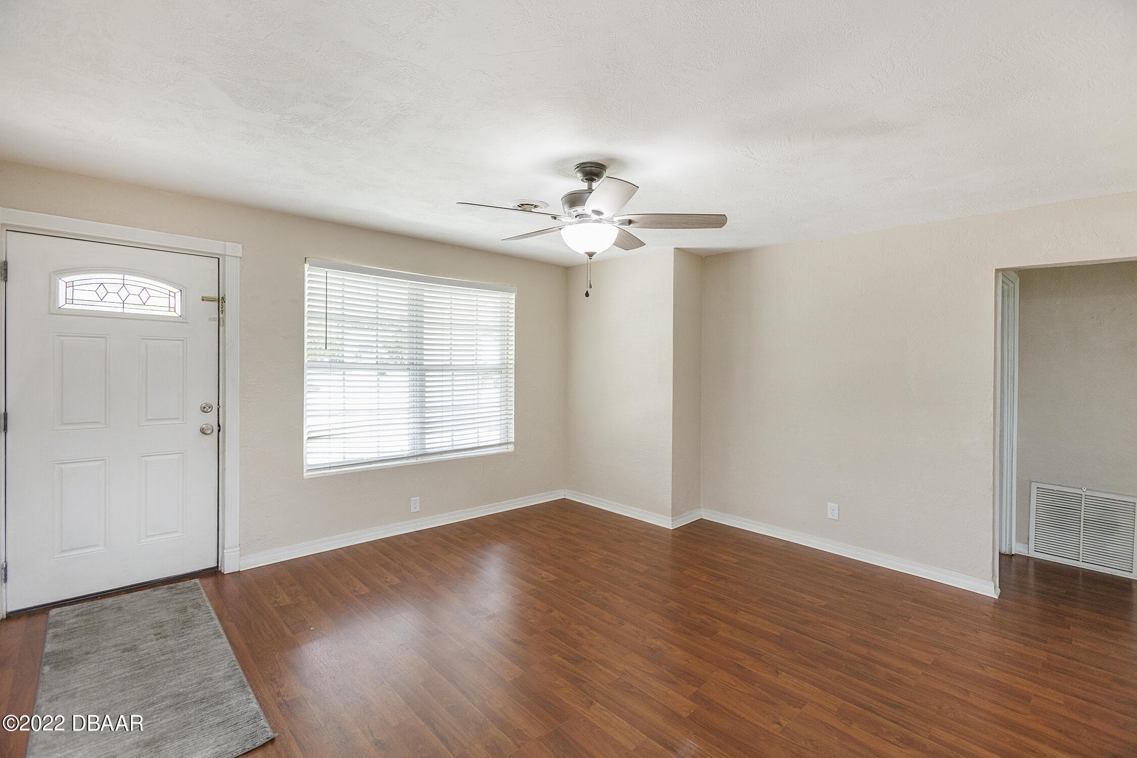 320 Thackery Road Ormond Beach, FL 32174 - Photo 4 of 34 liv1