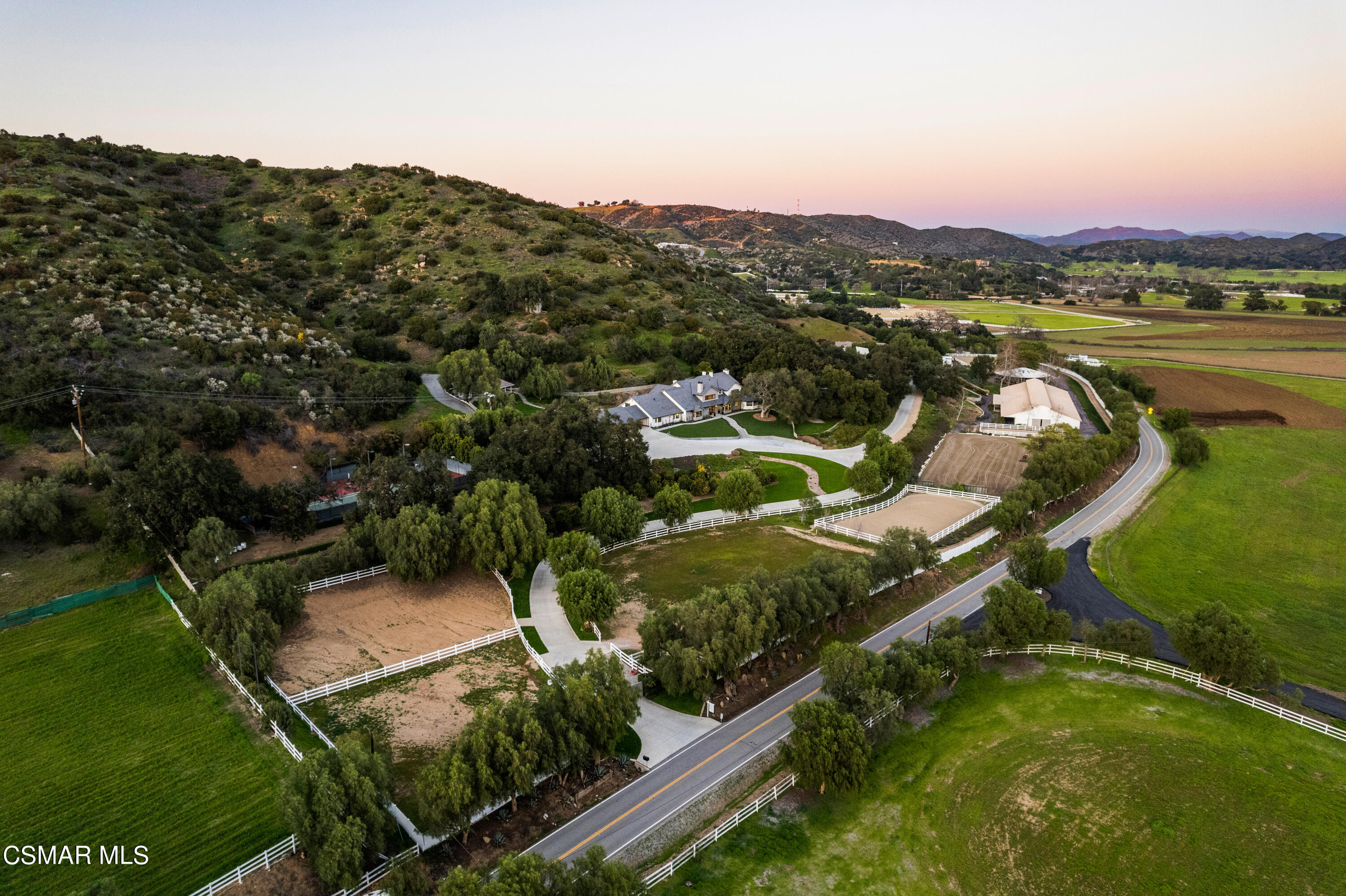 1515 Hidden Valley Road Thousand Oaks, CA 91361 - Photo 52 of 56 a view of a city from a terrace