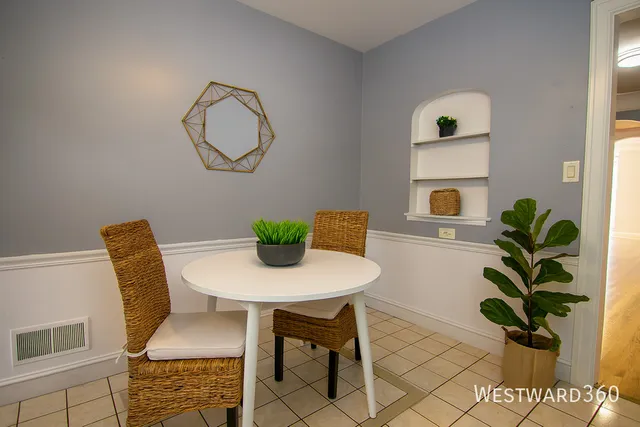 $2,750 | 6444 North Oketo Avenue, Unit 1, Chicago, IL 60631