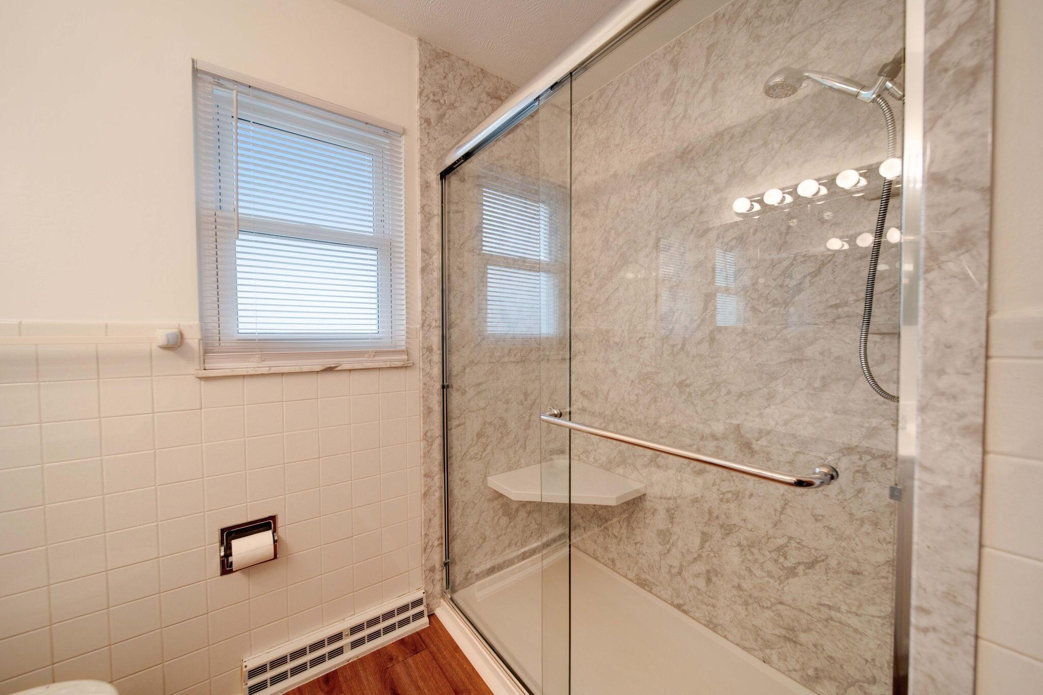 856 Bernhard Road Columbus, OH 43213 - Photo 9 of 20 Full Bath Main Floor
