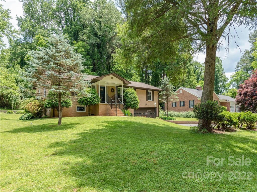 305 Balsam Road Hendersonville, NC 28792 - Photo 2 of 48 Gallery Image 2