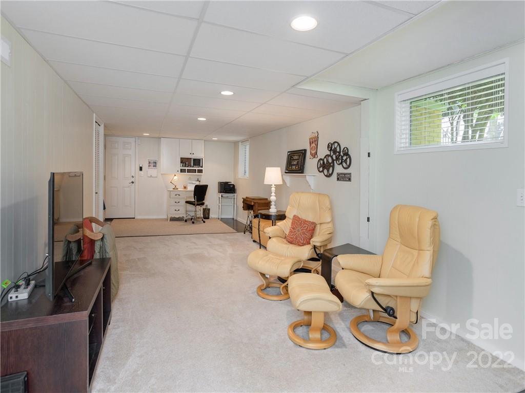 305 Balsam Road Hendersonville, NC 28792 - Photo 34 of 48 Gallery Image 34
