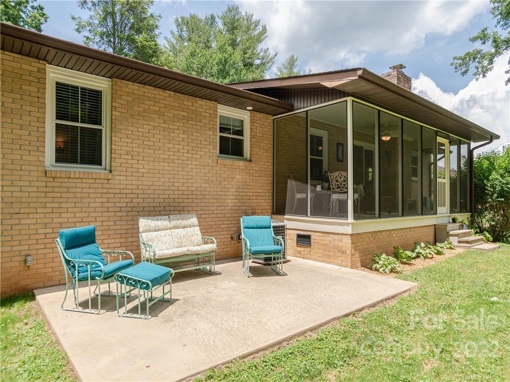 305 Balsam Road Hendersonville, NC 28792 - Photo 41 of 48 Gallery Image 41