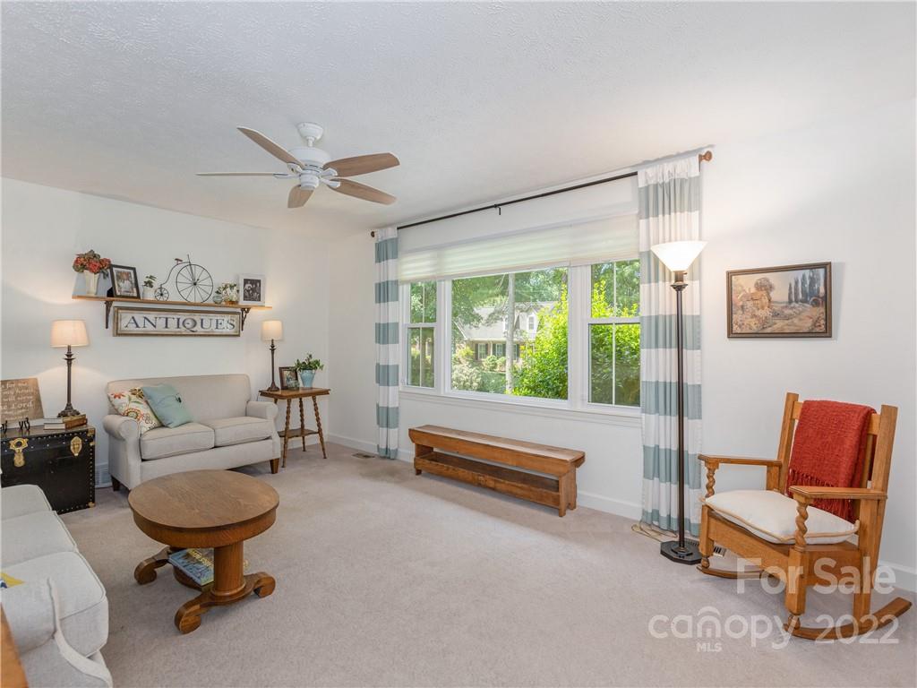 305 Balsam Road Hendersonville, NC 28792 - Photo 8 of 48 Gallery Image 8