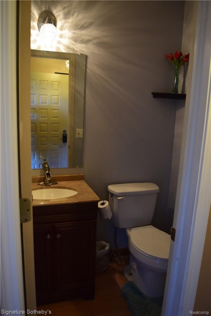 647 Tennyson Rochester, MI 48307 - Photo 13 of 15 DSC_0113.JPG