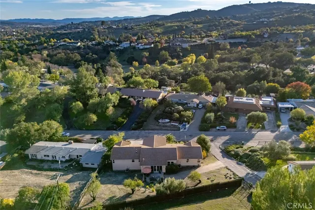 $1,095,000 | 155 Fairview Lane, Paso Robles, CA 93446
