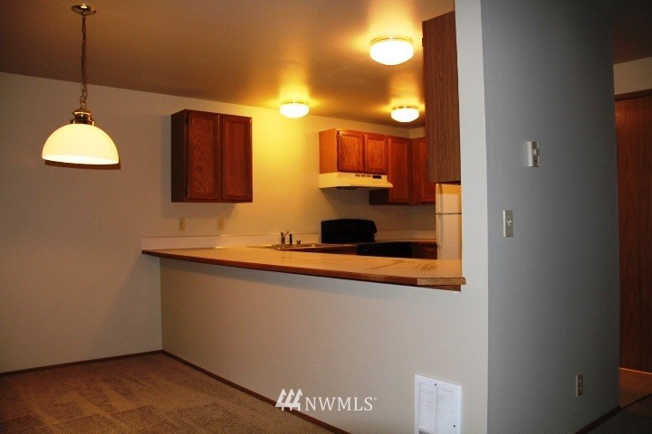 7616 200th Street Southwest Edmonds, WA 98026 - Photo 7 of 11 Gallery Image 7