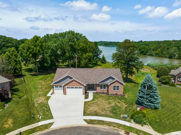 $725,000 | 1621 Grandlake Court, Pekin, IL 61554