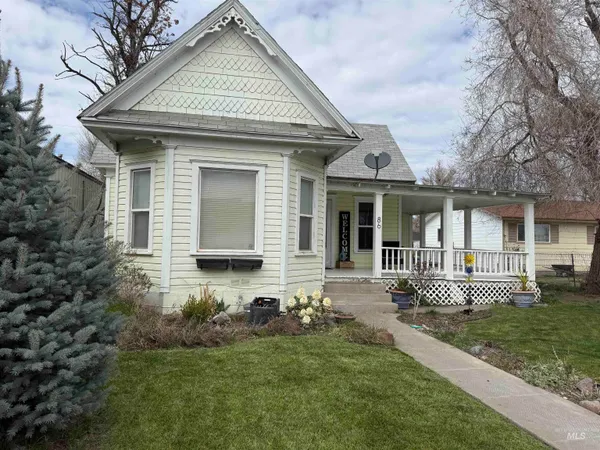 $275,000 | 86 West 1st Avenue, Glenns Ferry, ID 83623
