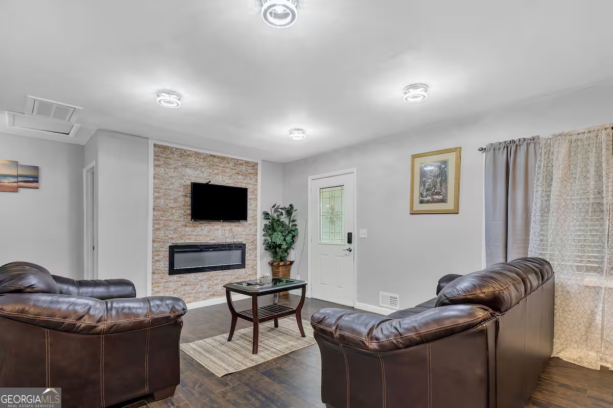 4052 Conley Drive Conley, GA 30288 - Photo 2 of 15