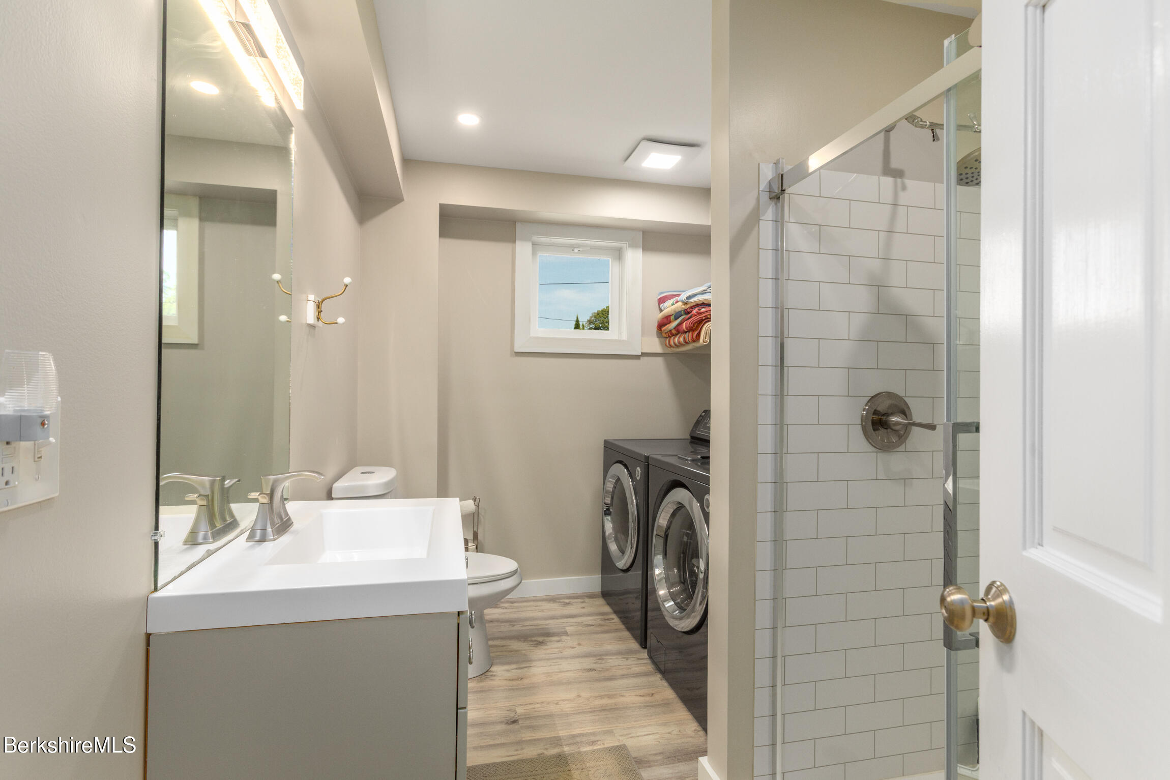 561 Pecks Road Pittsfield, MA 01201 - Photo 17 of 32 Bathroom 1