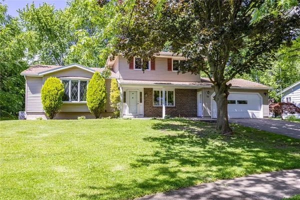 $199,900 | 32 Flamingo Drive, Gates, NY 14624
