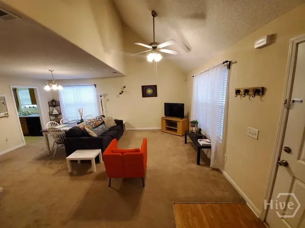 $2,100 | 431 Bridgewater Way, Athens, GA 30601