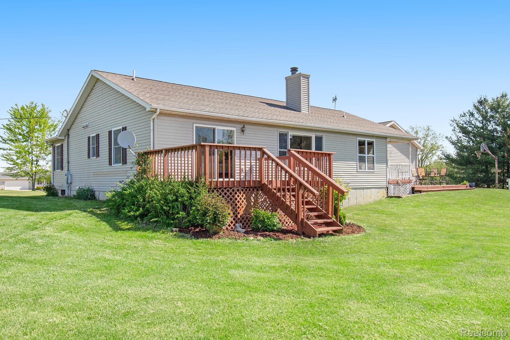 9795 Crofoot Road Fowlerville, MI 48836 - Photo 34 of 36 IMG_3955.jpg
