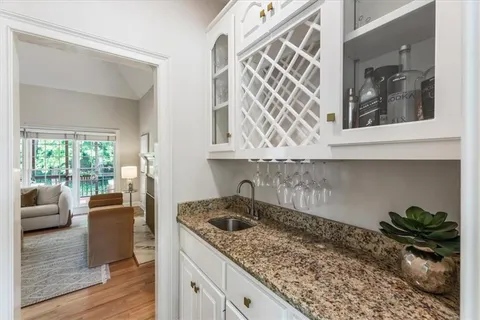 $1,150,000 | 9170 Nesbit Lakes Drive, Alpharetta, GA 30022