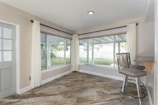 $2,500 | 33 West Melbourne Avenue, Melbourne, FL 32901