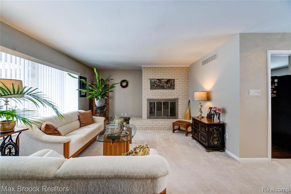 6865 Halyard Road Bloomfield Hills, MI 48301 - Photo 9 of 49