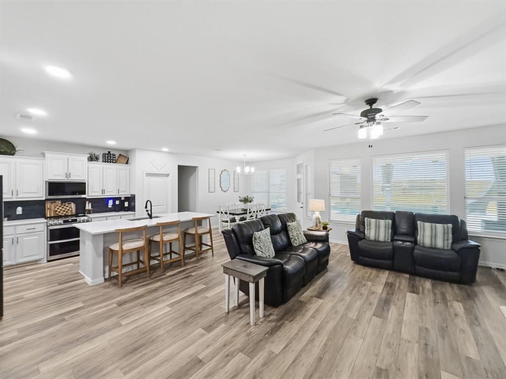 208 Crest Lane Decatur, TX 76234 - Photo 10 of 37