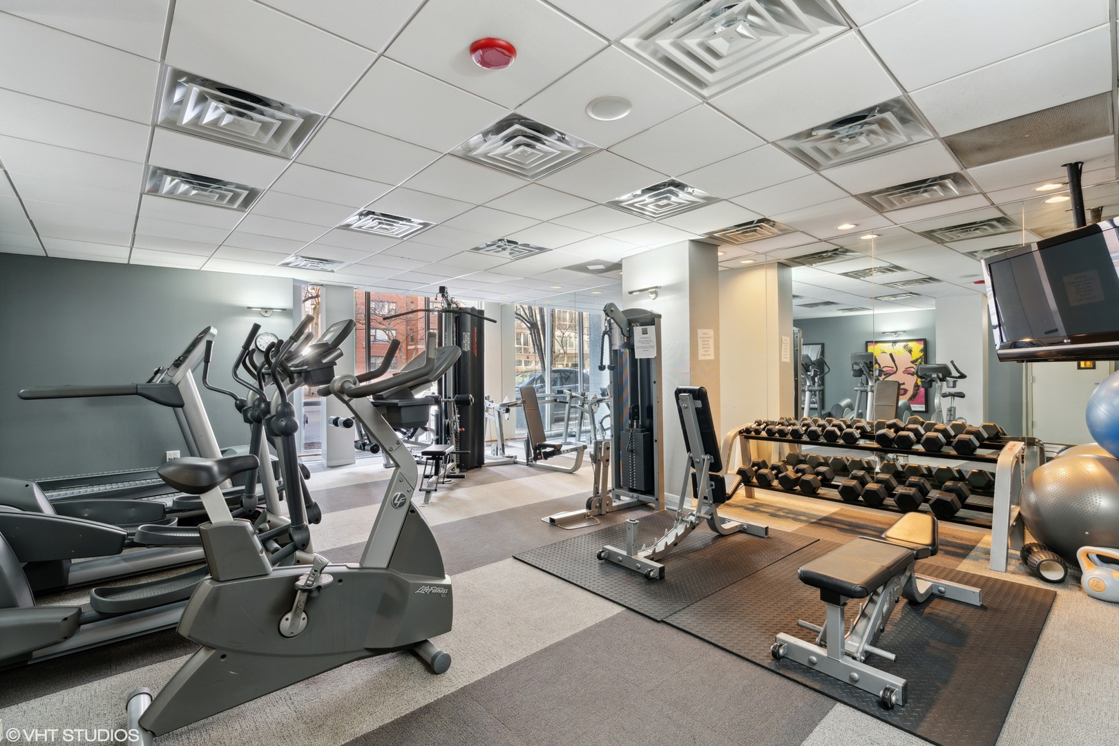 2930 North Sheridan Road, Unit 1311 Chicago, IL 60657 - Photo 12 of 15 Gallery Image 12