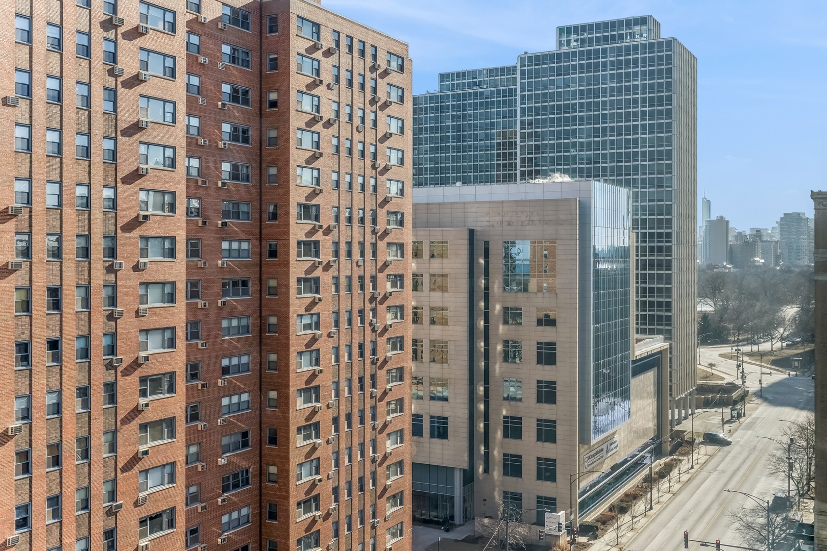 2930 North Sheridan Road, Unit 1311 Chicago, IL 60657 - Photo 8 of 15 Gallery Image 8