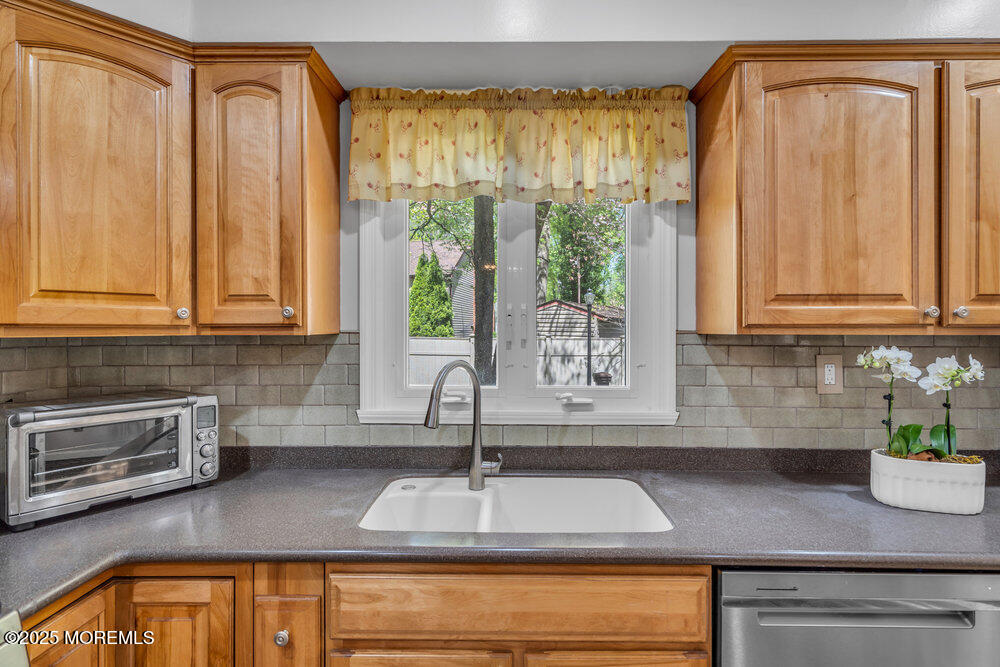 5 Beth Drive Middletown, NJ 07748 - Photo 19 of 50 024_dsc04669_217