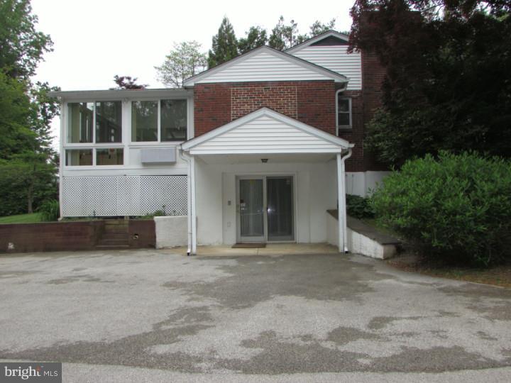 205 Barren Road Newtown Square, PA 19073 - Photo 22 of 24 Exterior Side