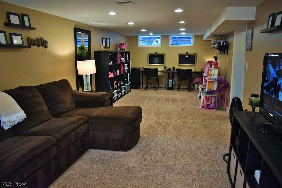 2121 Lorimer Road Cleveland, OH 44134 - Photo 21 of 33