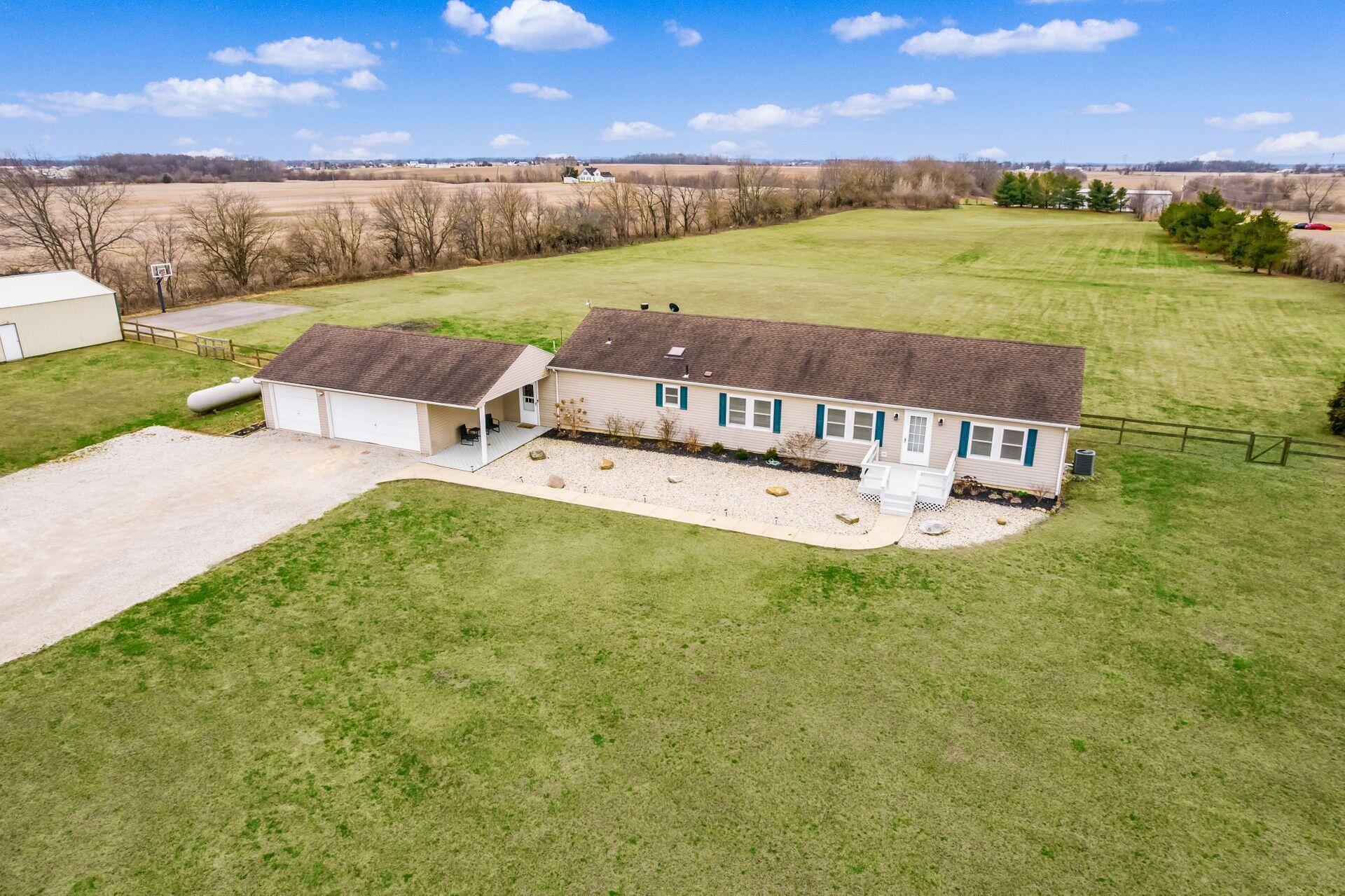 19925 London Road Circleville, OH 43113 - Photo 2 of 40 6.44 acres, fenced backyard