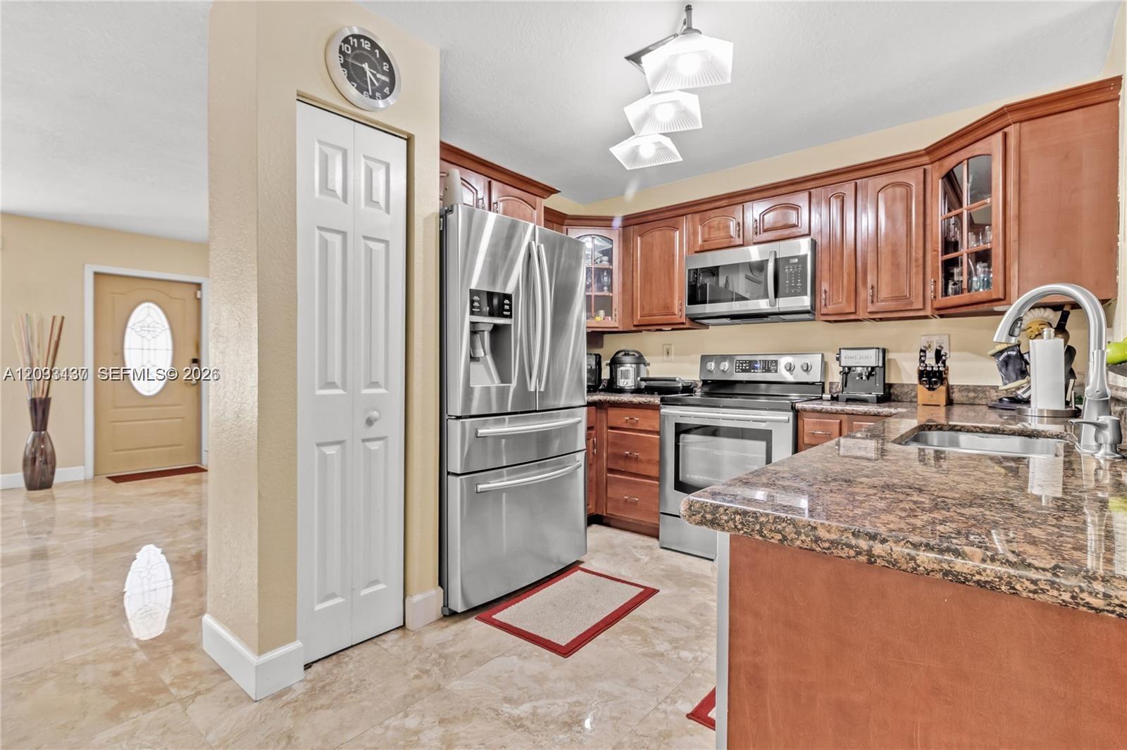 16453 Southwest 97th Street Miami, FL 33196 - Photo 9 of 32