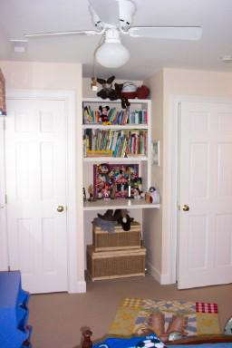 212 Chenault Road Lexington, KY 40502 - Photo 13 of 13 2nd floor bedroom with dual closets and