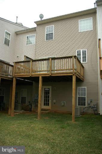 14002 Rockingham Road Germantown, MD 20874 - Photo 22 of 26 Exterior (Rear)