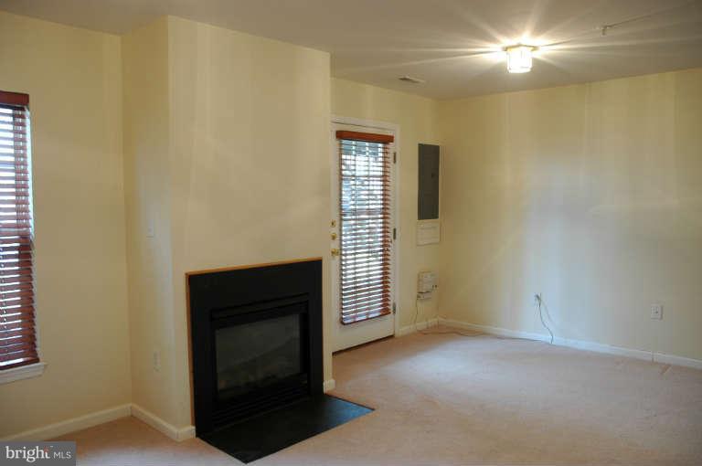 14002 Rockingham Road Germantown, MD 20874 - Photo 5 of 26 Family Room